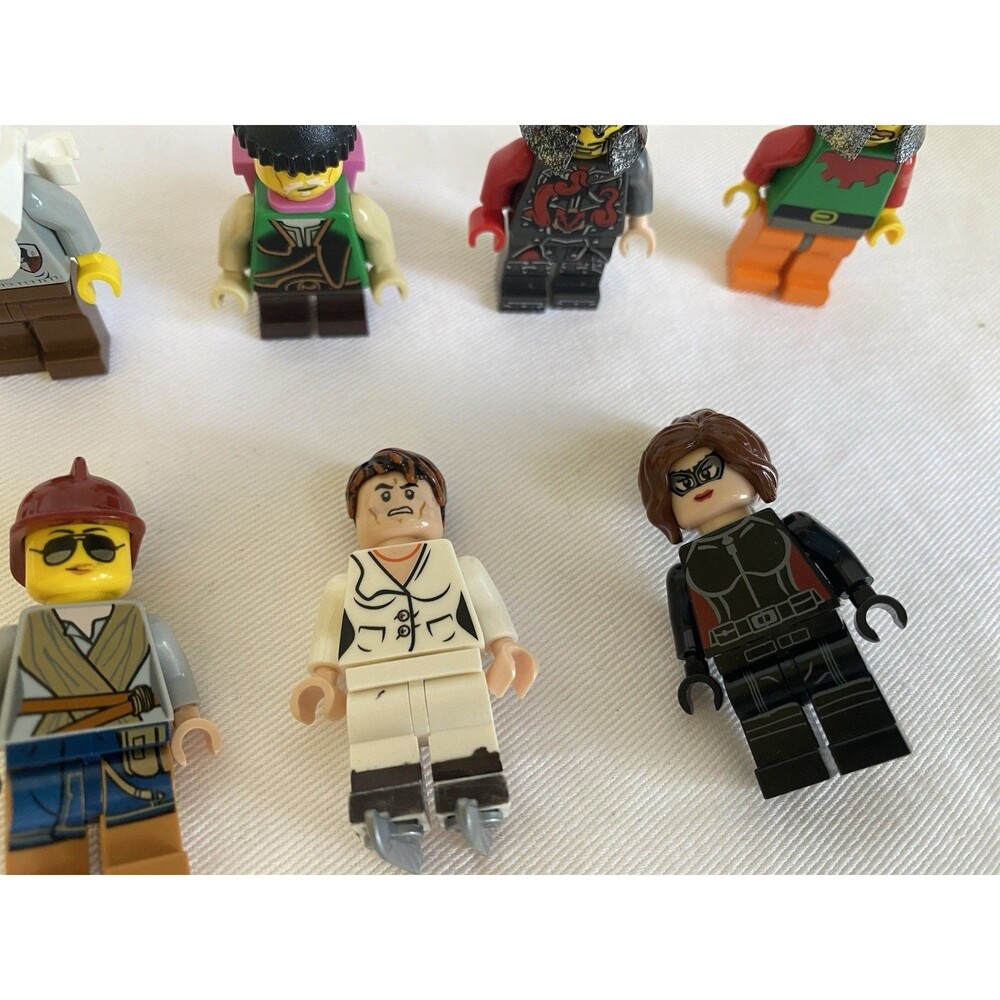 Lot of 11 Lego Minifigures #81 - Picture 5 of 5